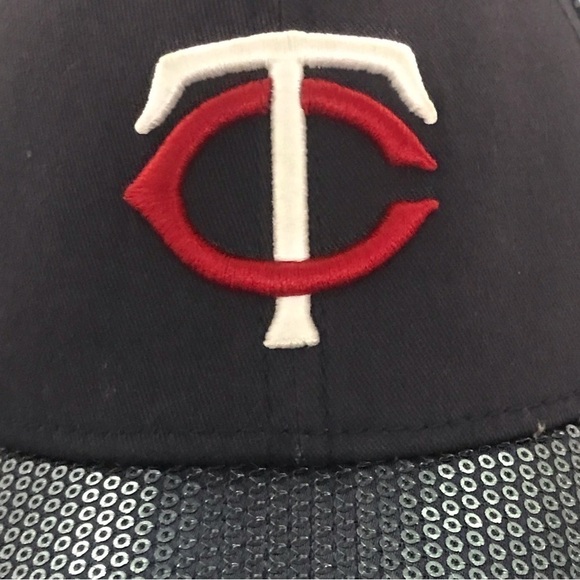 Minnesota Twins Women\'s SnapBack Sequined Baseball Cap by New Era  NWOT main image 15